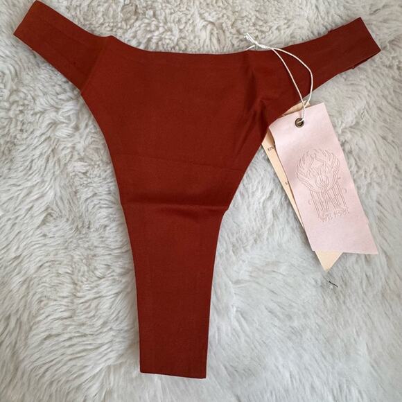 We are HAH | Free People High End Seamless Thong Panty in Bronze, XS - Picture 3 of 6